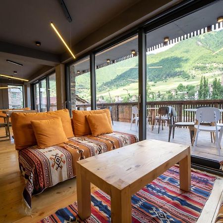 Hotel Lahili Местия Экстерьер фото