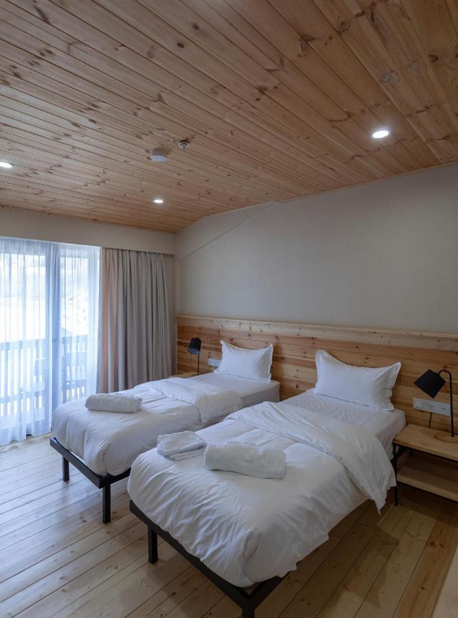 Hotel Lahili Местия Экстерьер фото