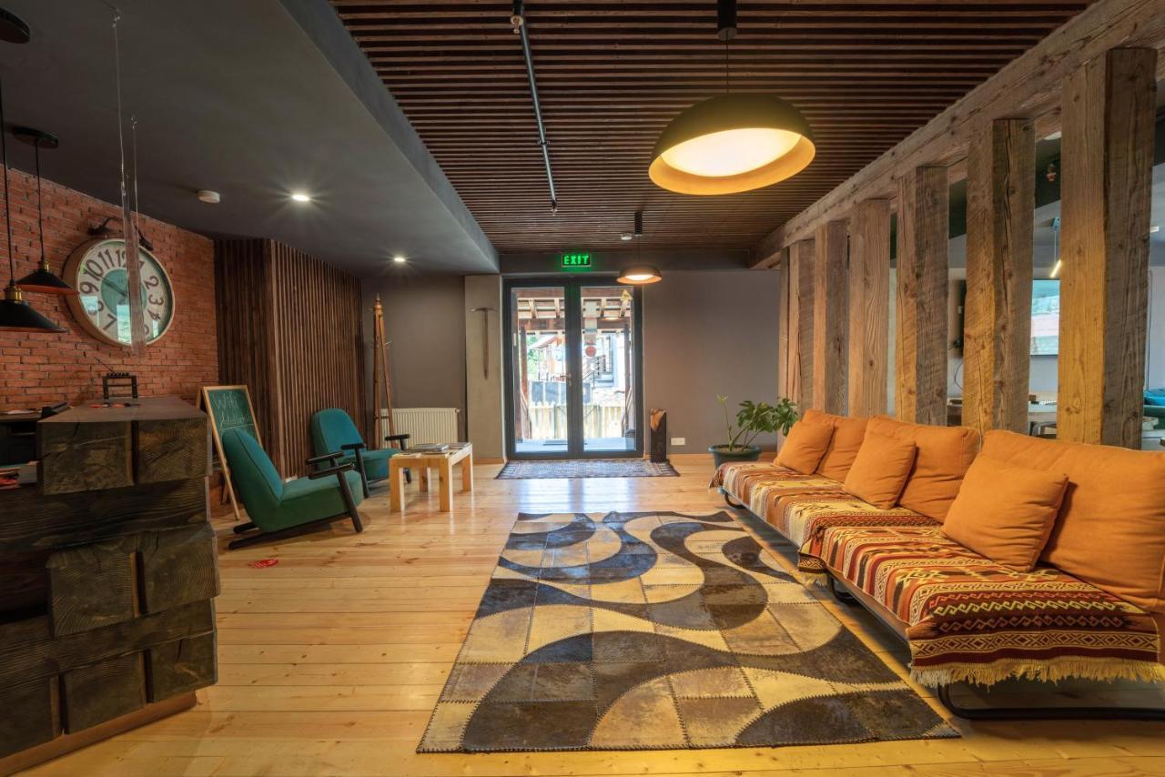 Hotel Lahili Местия Экстерьер фото