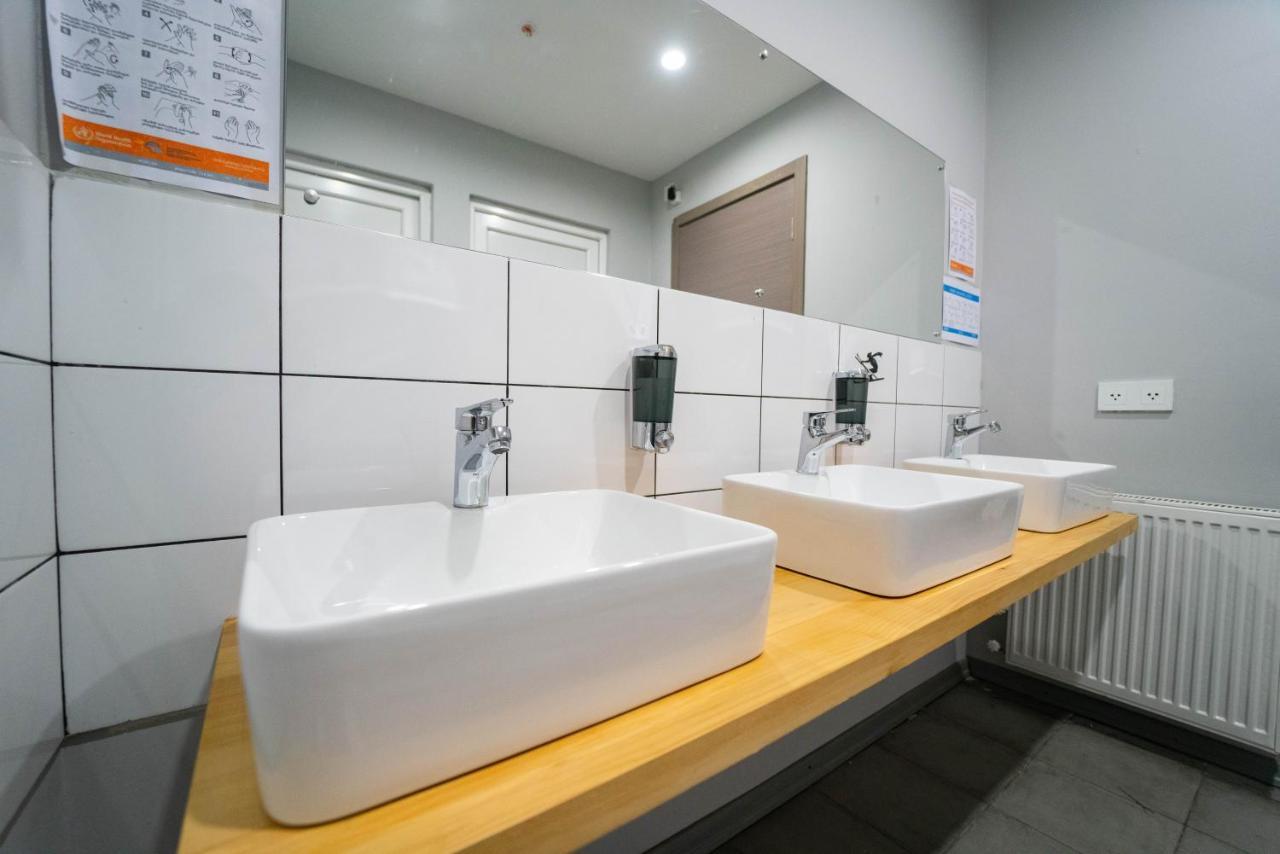 Hotel Lahili Местия Экстерьер фото