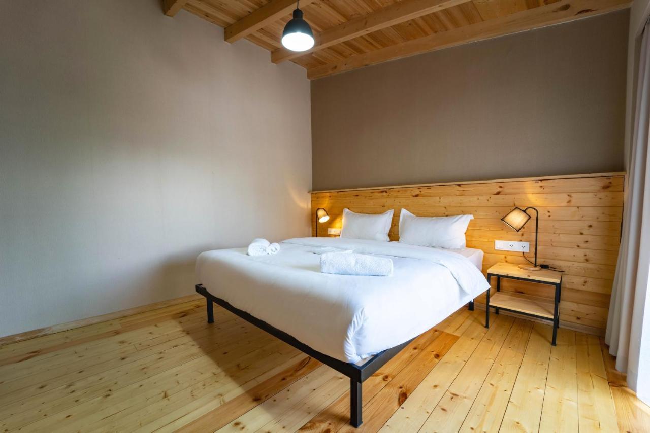 Hotel Lahili Местия Экстерьер фото