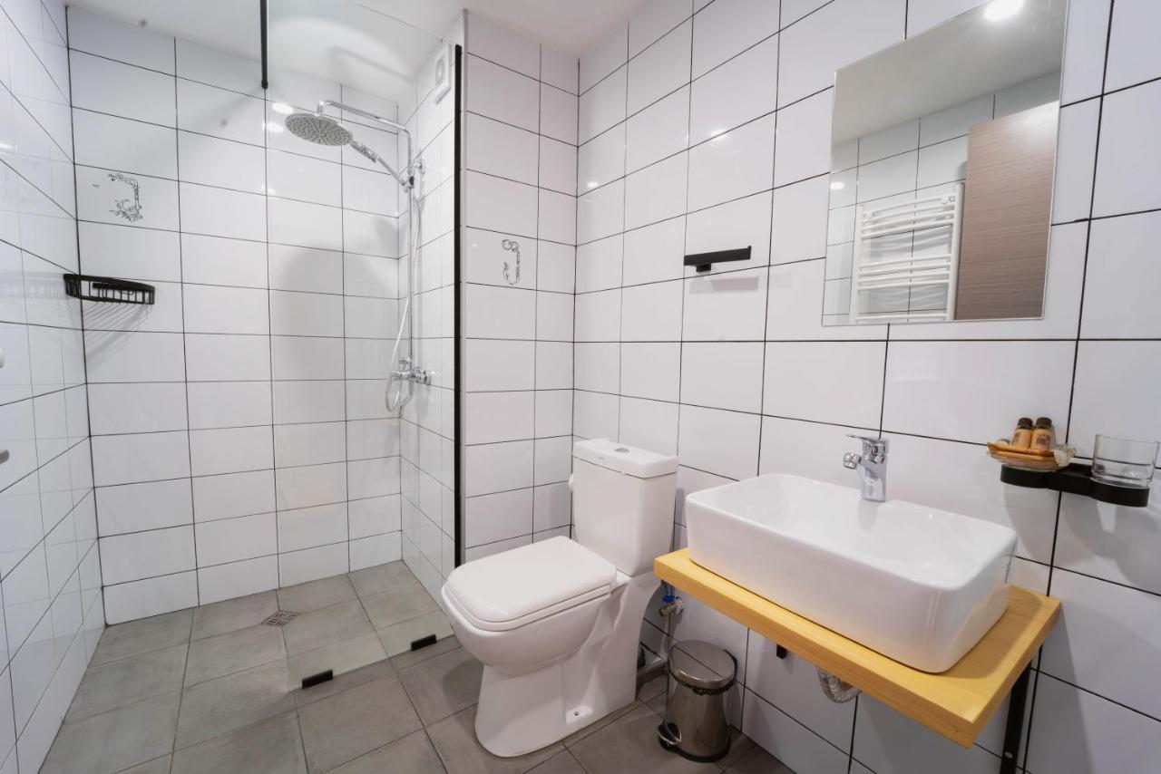 Hotel Lahili Местия Экстерьер фото