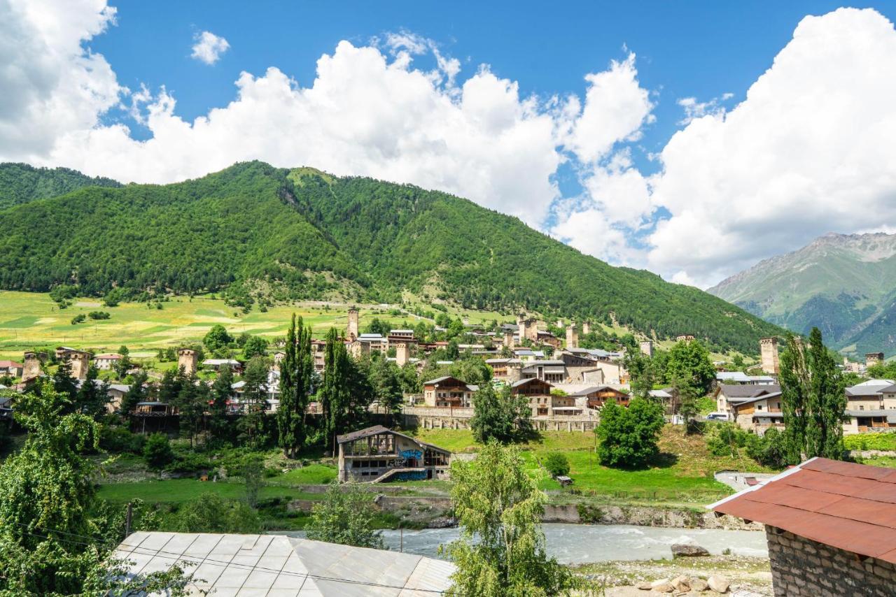 Hotel Lahili Местия Экстерьер фото