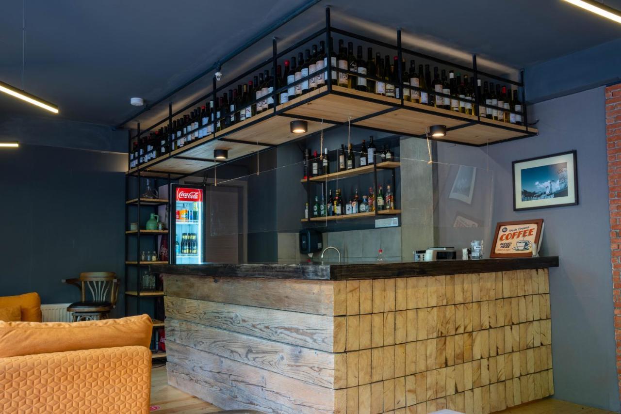 Hotel Lahili Местия Экстерьер фото