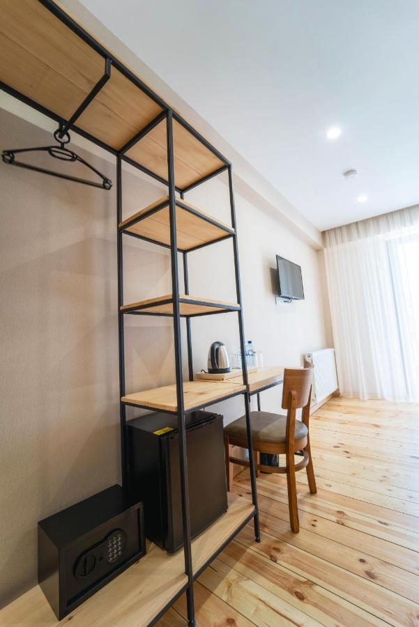Hotel Lahili Местия Экстерьер фото