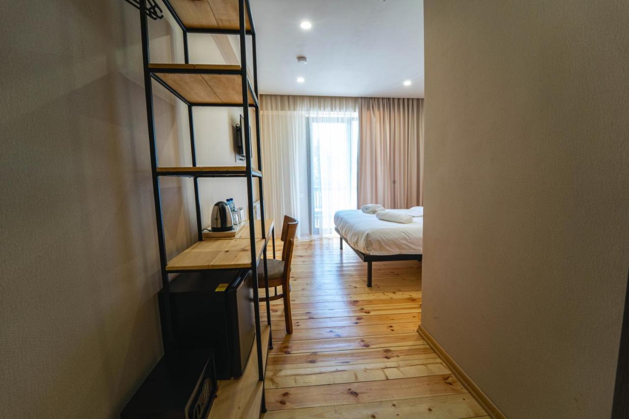 Hotel Lahili Местия Экстерьер фото