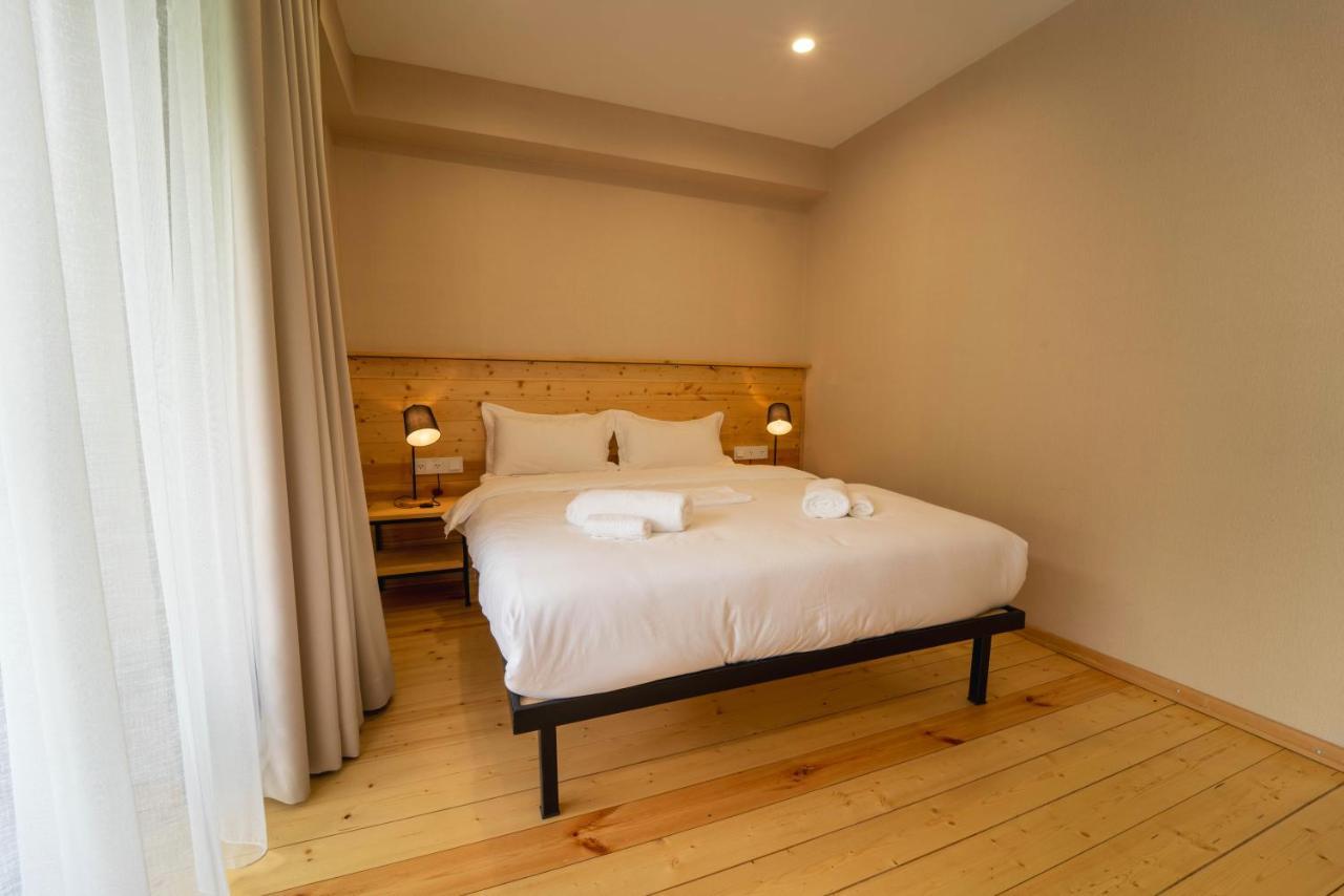 Hotel Lahili Местия Экстерьер фото