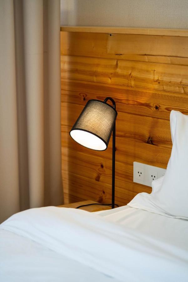 Hotel Lahili Местия Экстерьер фото