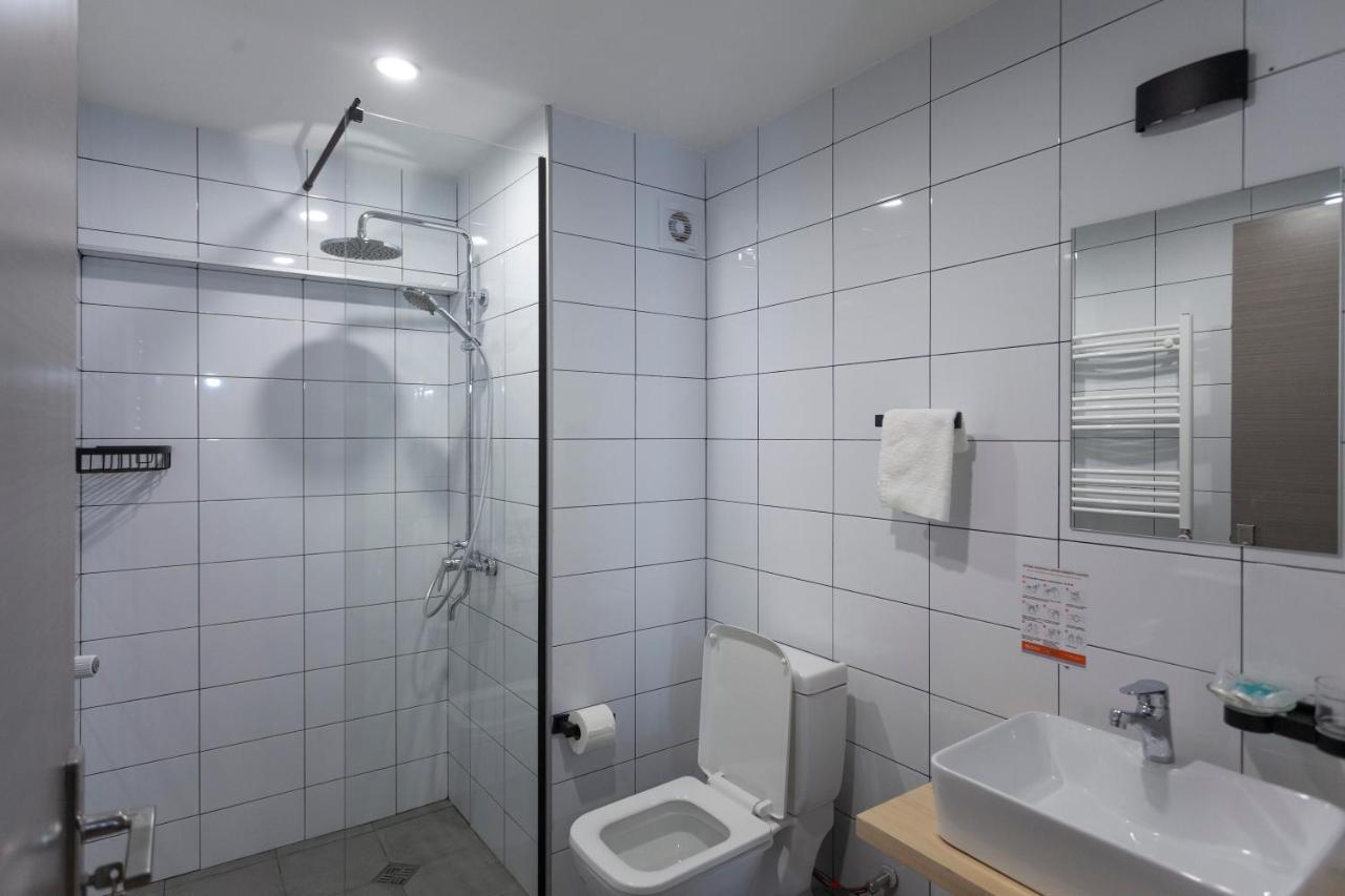 Hotel Lahili Местия Экстерьер фото